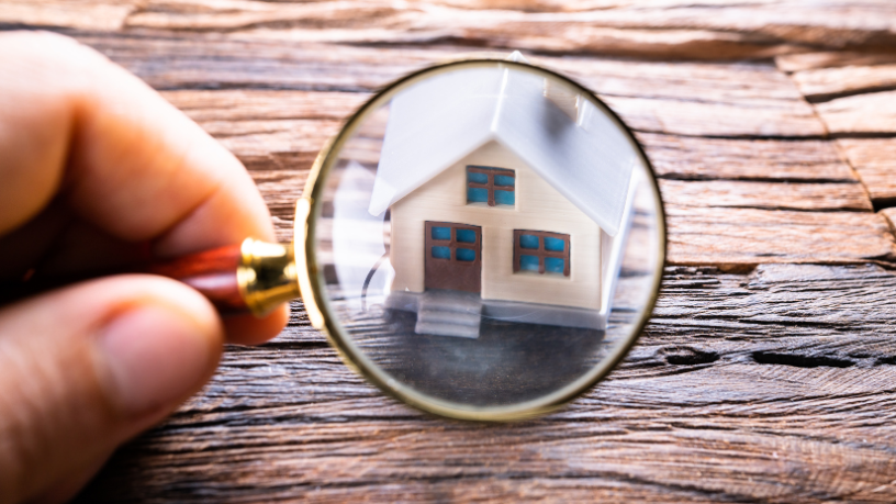 O brasileiro reforça sua confiança no mercado imobiliário como proteção, destaca Alex Nabuco dos Santos.