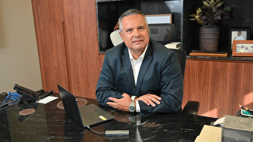 Para Elmar Juan Passos Varjão Bomfim, a liderança na engenharia nasce do domínio técnico que transforma desafios complexos em soluções concretas.